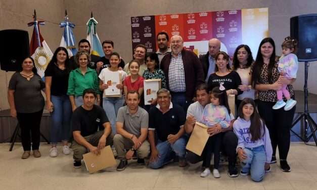 Moldes entregó viviendas del Plan «Mi Terreno, Mi Casa»