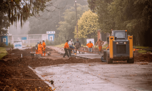Río Tercero: Ferrer supervisó avances de obra de pavimentación en barrio El Libertador