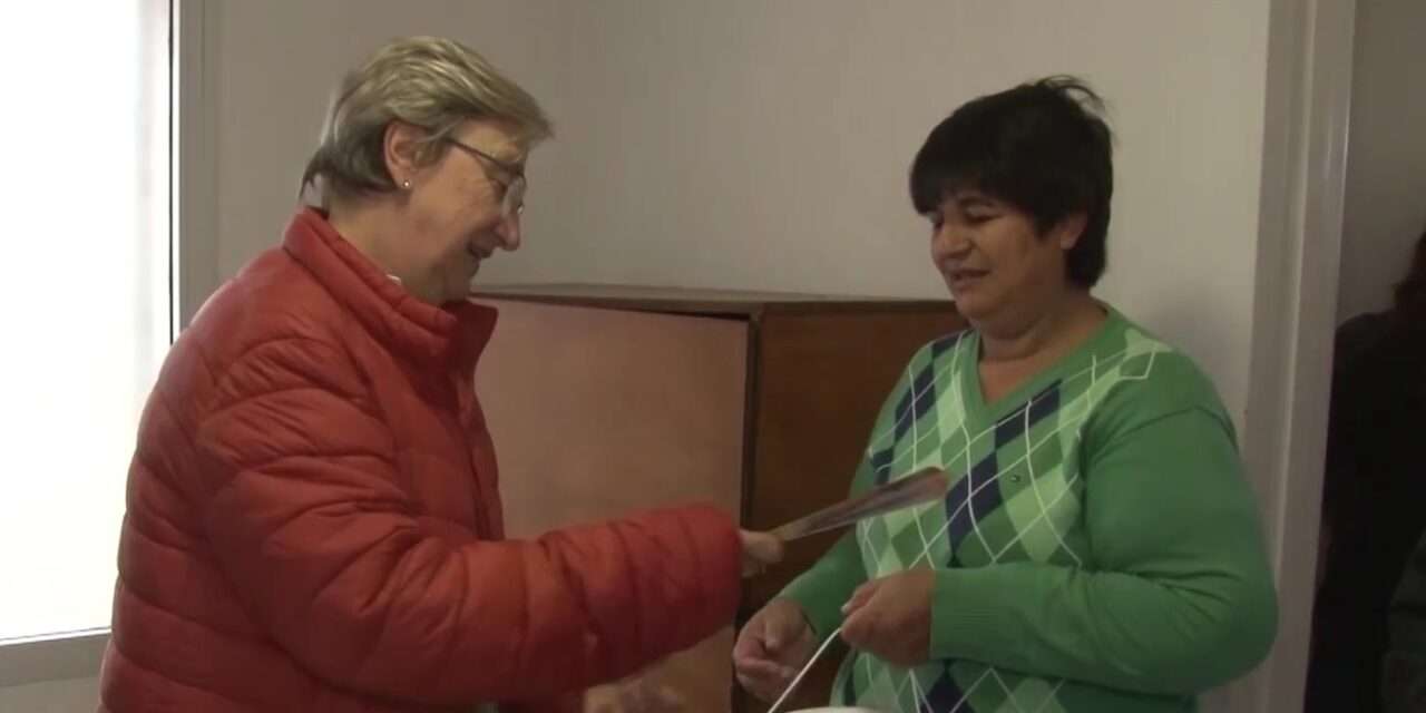 La UNRC reparte 120 kilos de miel a comedores comunitarios