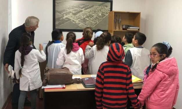 Alumnos visitaron la Municipalidad en Los Cisnes