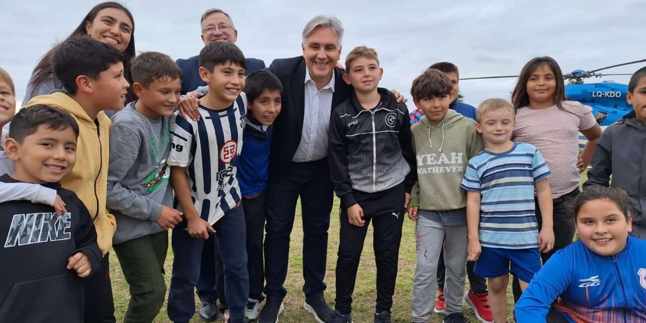 Llaryora visitó Bulnes y anunció una inversión histórica en obras e instituciones locales