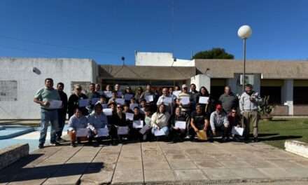 Curso de manejo de arbolado urbano en Mattaldi