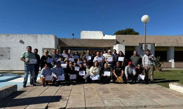 Curso de manejo de arbolado urbano en Mattaldi