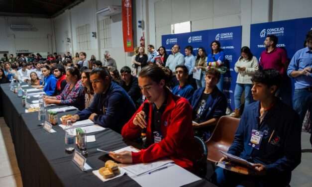 Primera sesión del parlamento estudiantil 2025 en Río Cuarto