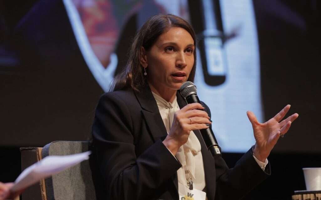 La ministra Victoria Flores representó a Córdoba en el Foro Mundial de Economía Circular