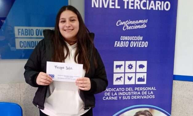 Entrega de ayudas económicas para estudiantes de Nivel Terciario en 2025