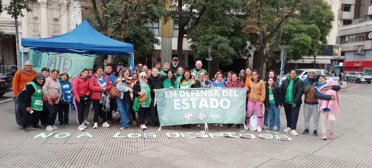 Río Cuarto: Jornada de Lucha y Olla Popular en la Plaza Roca