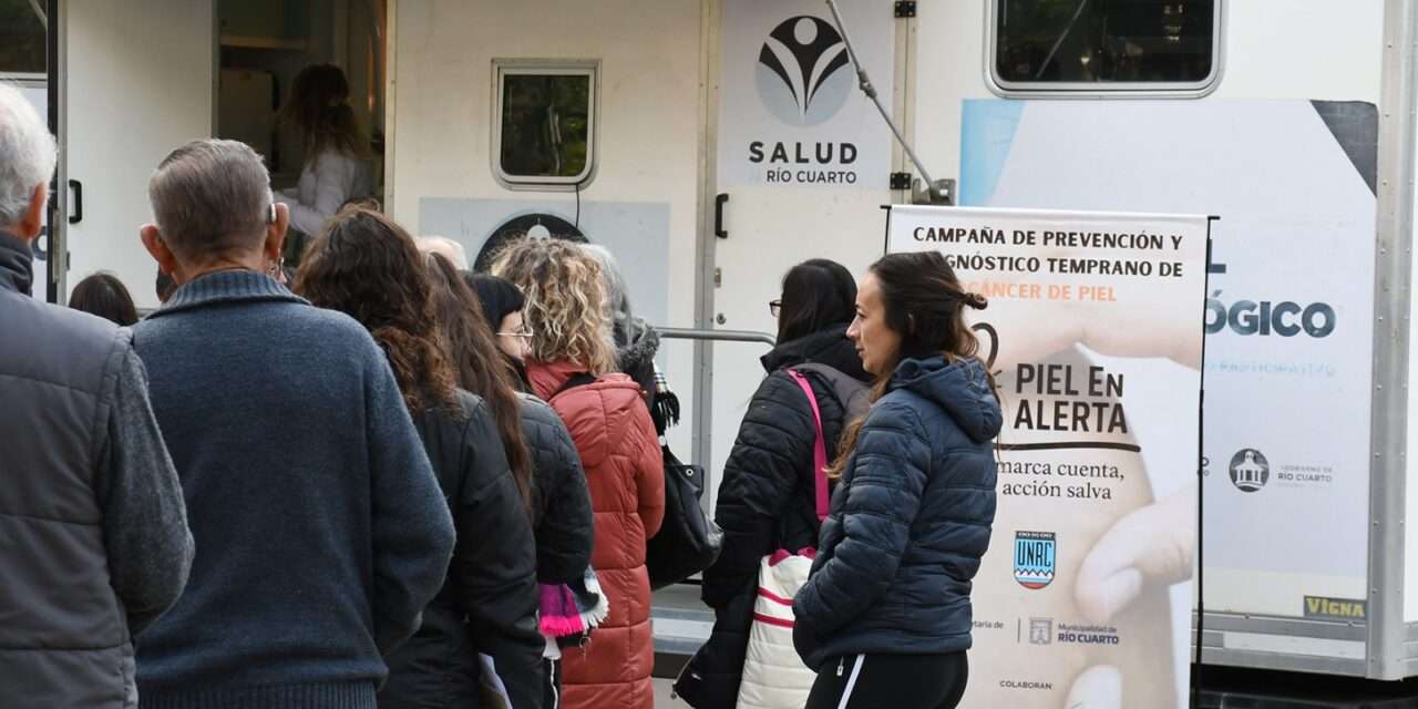 UNRC: se realizó la campaña “Piel en Alerta” en la Plaza Roca
