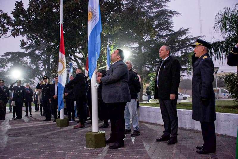 De Rivas participó de los actos por el 25 de mayo y destacó el valor de la unión