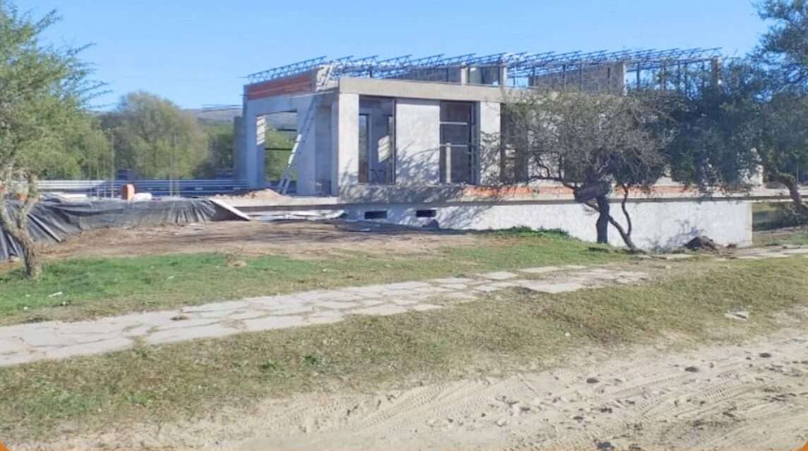 Avanza la construcción de la nueva sede comunal en Las Albahacas