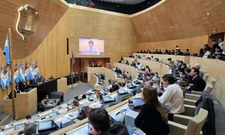 Histórica jornada legislativa con tres sesiones en un día