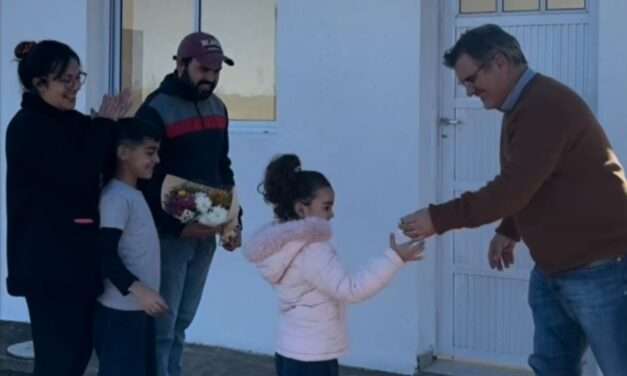 Entrega de viviendas en Carnerillo