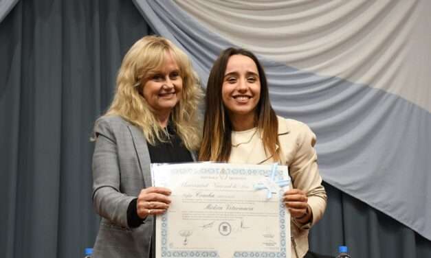 Se graduaron 100 nuevos profesionales en la UNRC