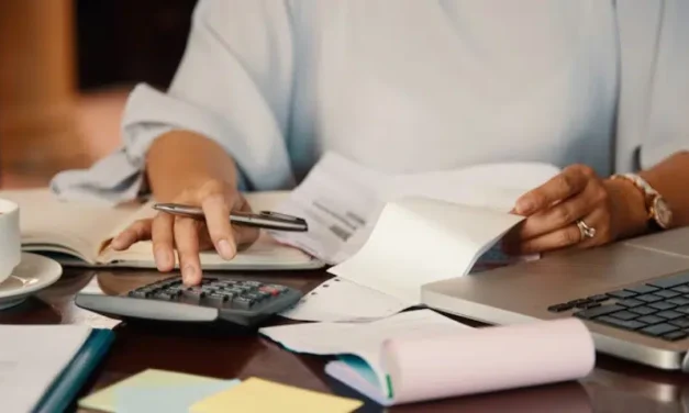 «Se consolida el endeudamiento circular» en las familias, para refinanciar deudas de tarjetas de crédito