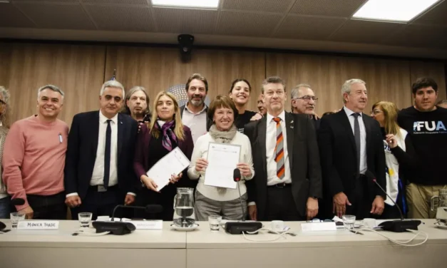 Rectores de todo el país presentaron un proyecto de Ley de Financiamiento Universitario en Diputados