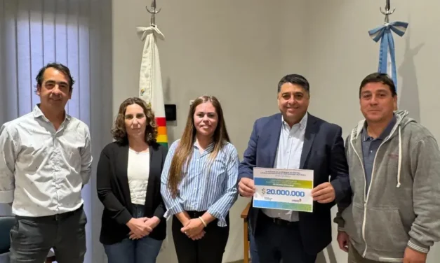 Importante avance en Huinca Renancó: la Provincia entregó un aporte para finalizar la Planta de Agua