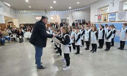 Estudiantes de Ucacha realizaron la promesa de lealtad a la Bandera Argentina