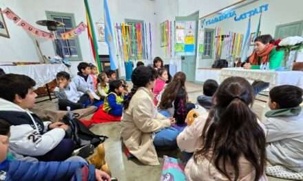 Ucacha: la escritora Florencia Gattari compartió experiencias literarias en instituciones educativas