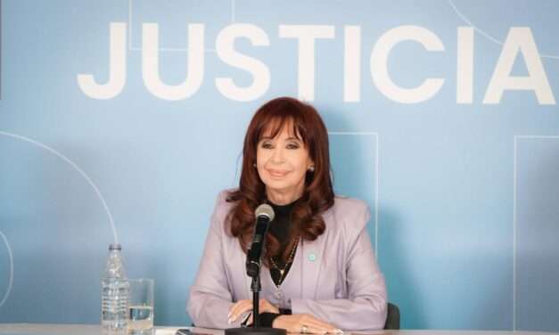 «Los peronistas estamos acá y seguiremos estando acá» exclamó Cristina Fernández