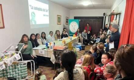 La Noche de las Lecturas iluminó la Casa de la Cultura de Jovita