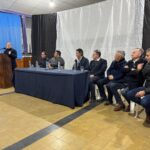Llaryora en Bruzzone: más de $190 millones en anuncios