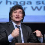 En la previa del Día del Trabajador del Estado, Milei oficializó la derogación de la jornada no laborable