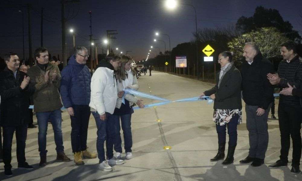 Villa María: Accastello inauguró la obra de pavimentación e iluminación led en Av. Lorenzo Gilli