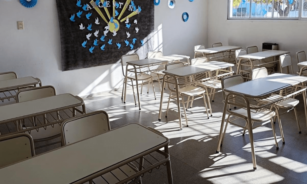 Villa Huidobro: nuevo mobiliario escolar para instituciones educativas de jóvenes y adultos