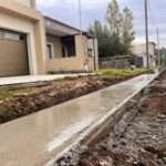 Villa Nueva: Comenzaron los trabajos de cordón cuneta en calle Lago Strobel en barrio Golf