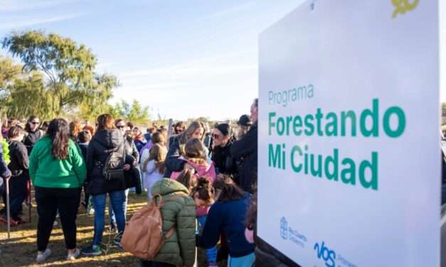 Río Cuarto: en el mes del ambiente estudiantes plantaron 350 árboles nativos en la costa del río