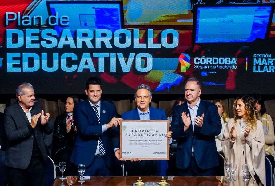 ”Argentinos por la Educación” distinguió a Córdoba por sus logros