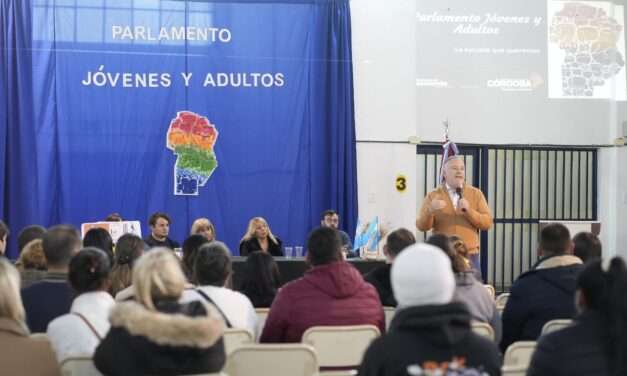 Villa María: Accastello participó del Parlamento de Jóvenes y Adultos en el Cenma Manuel Ocampo
