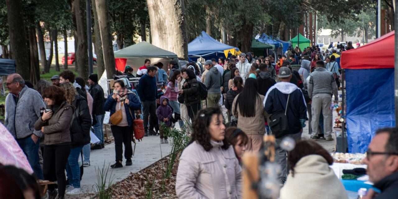 Más de 300 emprendedores participaron de la feria en el Parque Sarmiento