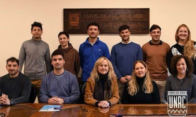 La credencial del graduado de la UNRC suma empresas y beneficios para egresados