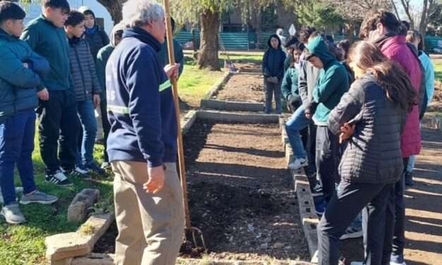 Arias: Estudiantes del IPET Nº 372 visitaron la Planta de Tratamiento de Residuos