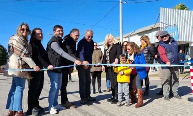 Alcira inauguró nuevas cuadras del programa “Adoquinando tu Barrio”