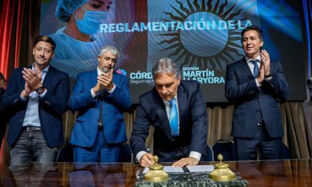 Salud: Llaryora presentó la asignación estímulo y anunció la unificación de la ley del personal