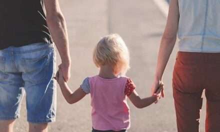En mayo una familia requirió entre 410 mil y 516 mil pesos para criar a un niño o niña de hasta 12 años