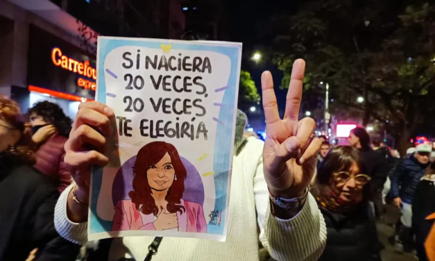 En defensa de la democracia: en Córdoba, también marcharon contra la proscripción de Cristina Fernández
