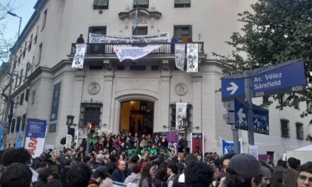 «Córdoba por las universidades»: docentes y estudiantes exigieron que avance el proyecto de financiamiento