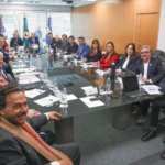 Sin acuerdo con el oficialismo, gobernadores avanzan en una ley para coparticipar recursos