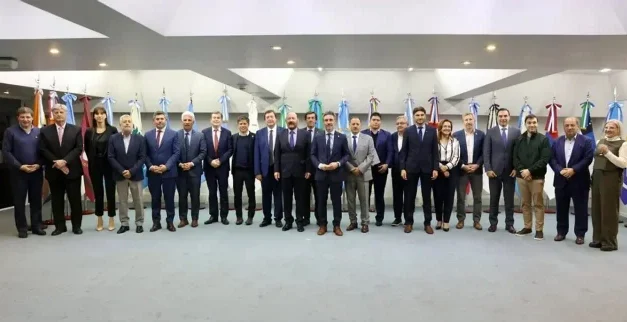 Gobernadores reclaman al Gobierno por fondos y la reactivación de la obra pública