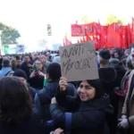«Vamos a volver»: sin salir al balcón y con una Plaza de Mayo colmada, CFK llamó a “organizarse”