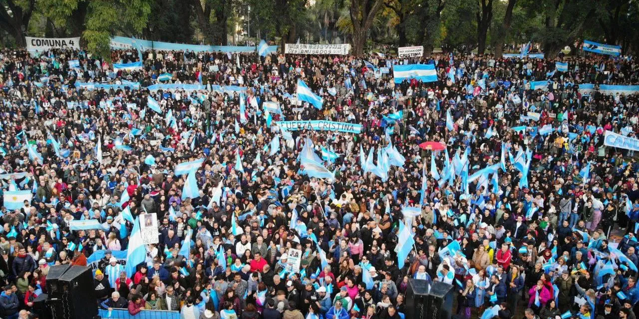 «La gente no come policías ni presos políticos»: CFK reapareció con un mensaje grabado