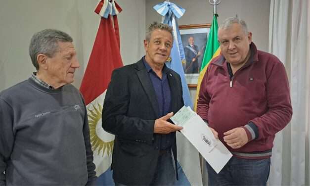 Hernando: la Municipalidad entregó un aporte a los Bomberos Voluntarios