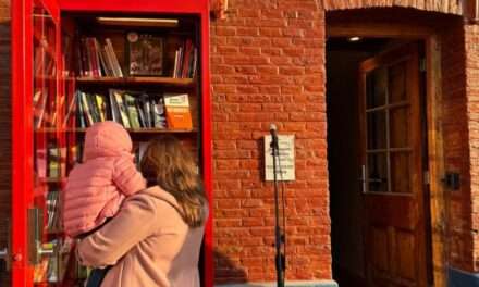 Nueva biblioteca al paso en Canals: más cultura en el edificio del ferrocarril