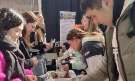 La Facultad de Ciencias Exactas presentó su oferta académica a jóvenes de la región