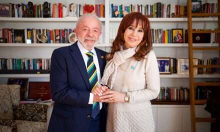 Cristina tras la reunión con Lula: «Él también fue perseguido y volvió con el voto del pueblo»