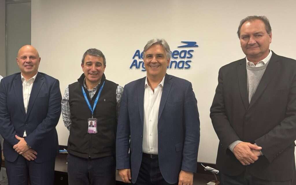 Llaryora se reunió con el presidente de Aerolíneas Argentinas