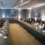 Llaryora entregó $200 millones a 28 municipios para fortalecer la educación local